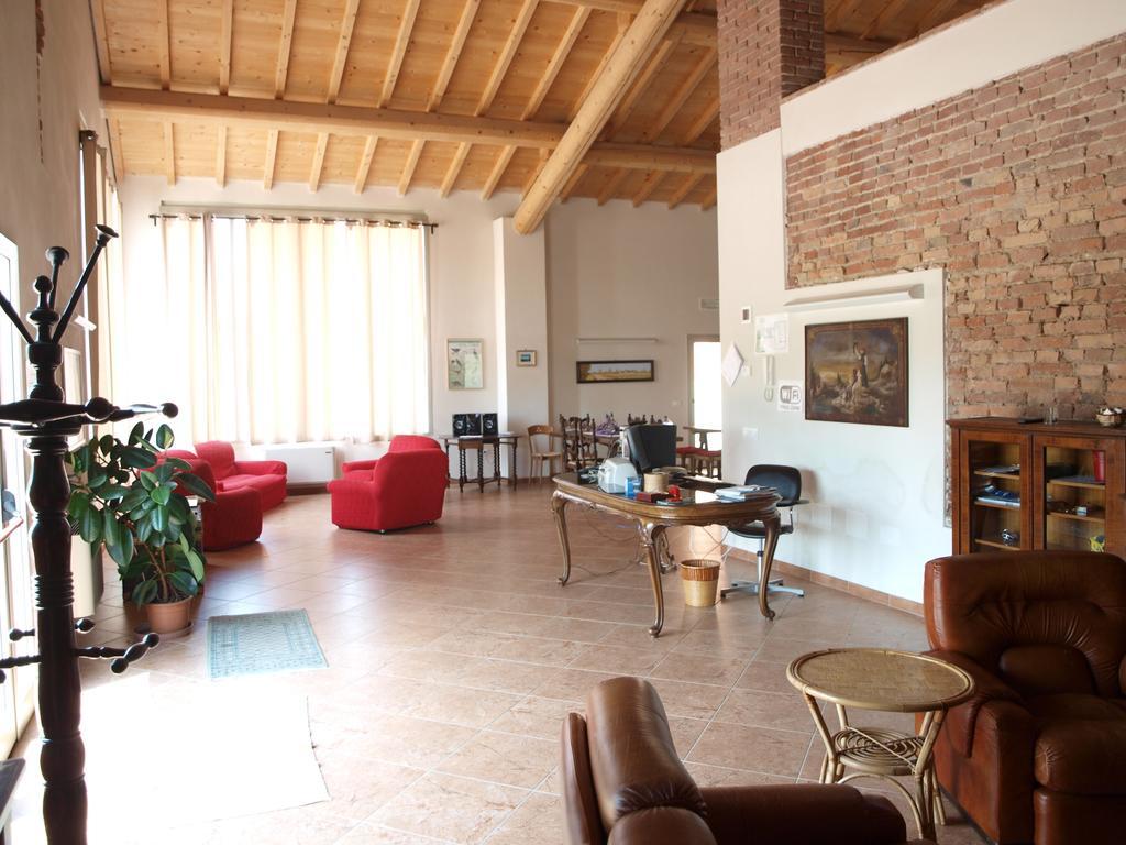 Хостел La Cascina Del Sole Rivarolo del Re ed Uniti Экстерьер фото