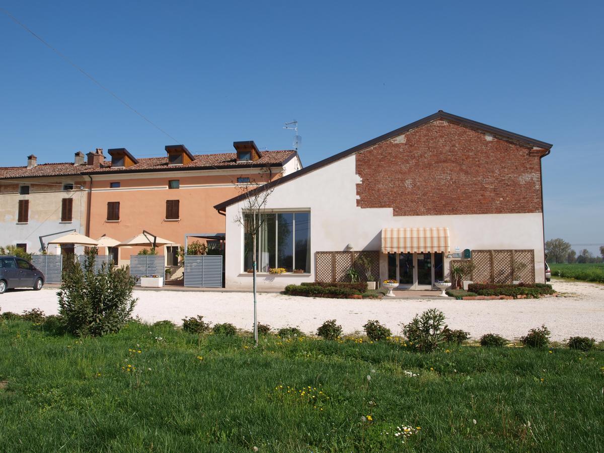 Хостел La Cascina Del Sole Rivarolo del Re ed Uniti Экстерьер фото